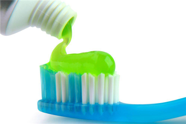 牙膏含氟的好還是不含氟的好 牙膏怎么選擇才是最好的 牙膏含氟的好還是不含氟的好 牙膏怎么選擇才是最好的