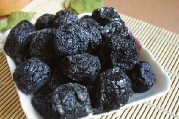 烏梅是話梅嗎 烏梅是發(fā)物嗎 烏梅是話梅嗎 烏梅是發(fā)物嗎