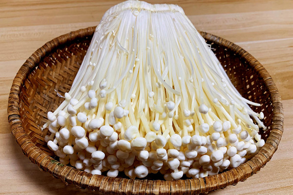 金針菇是不是菌類(lèi) 金針菇屬于發(fā)物嗎