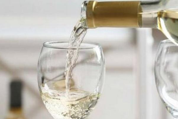 白酒香型有哪幾類 白酒標(biāo)簽不得標(biāo)注特供專供等字樣 白酒香型有哪幾類 白酒標(biāo)簽不得標(biāo)注特供專供等字樣