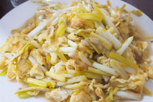 韭黃的營(yíng)養(yǎng)價(jià)值比韭菜高嗎 韭黃適合什么季節(jié)吃 韭黃的營(yíng)養(yǎng)價(jià)值比韭菜高嗎 韭黃適合什么季節(jié)吃