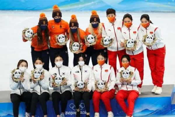 短道3000米接力中國女隊摘銅 中國短道速滑姑娘們跳上領(lǐng)獎臺 短道3000米接力中國女隊摘銅 中國短道速滑姑娘們跳上領(lǐng)獎臺