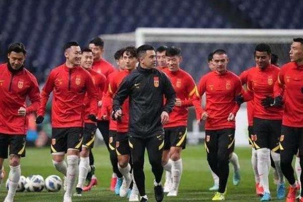 某足球隊(duì)隊(duì)員年收入上千萬沒見進(jìn)球 足球隊(duì)的組成和分工 某足球隊(duì)隊(duì)員年收入上千萬沒見進(jìn)球 足球隊(duì)的組成和分工