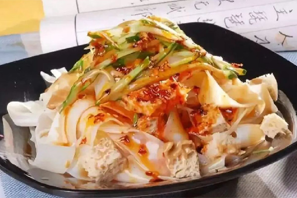 涼皮用什么面粉做比較好 涼皮是什么原料做的 涼皮用什么面粉做比較好 涼皮是什么原料做的