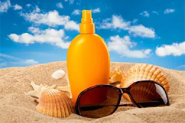 防曬霜用洗面奶可以洗掉嗎 防曬霜用不用卸妝 防曬霜用洗面奶可以洗掉嗎 防曬霜用不用卸妝