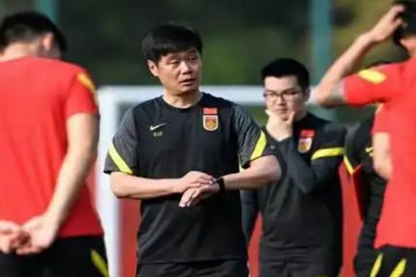 國(guó)足踢出最差表現(xiàn)?主帥提出表揚(yáng) 國(guó)足是怎么選人的