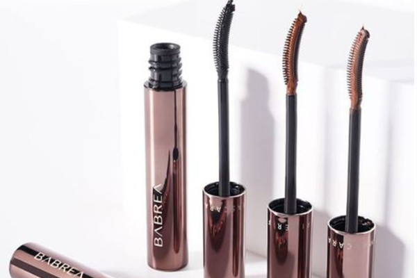 睫毛打底的作用是什么 睫毛打底是睫毛膏嗎 睫毛打底的作用是什么 睫毛打底是睫毛膏嗎