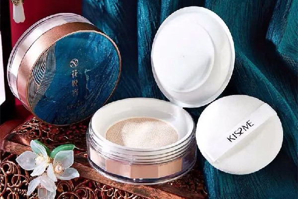 花西子蜜粉和散粉哪個好用 花西子蜜粉定妝怎么樣 花西子蜜粉和散粉哪個好用 花西子蜜粉定妝怎么樣