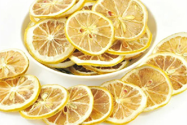 檸檬片是上火的還是去火的 檸檬片泡水可以天天喝嗎 檸檬片是上火的還是去火的 檸檬片泡水可以天天喝嗎
