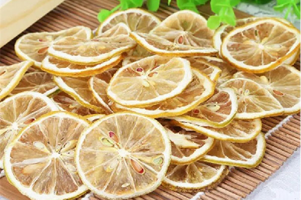 檸檬片是上火的還是去火的 檸檬片泡水可以天天喝嗎 檸檬片是上火的還是去火的 檸檬片泡水可以天天喝嗎