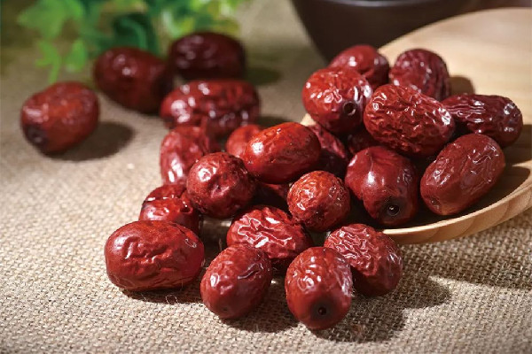 紅棗的功效和作用 紅棗可以補血嗎 紅棗的功效和作用 紅棗可以補血嗎