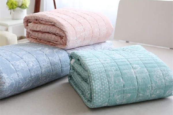 空調(diào)被什么材質(zhì)比較好 空調(diào)被買什么樣的好 空調(diào)被什么材質(zhì)比較好 空調(diào)被買什么樣的好