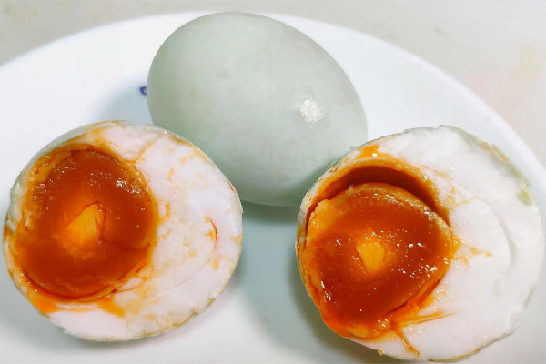咸鴨蛋需要煮嗎 咸鴨蛋最多少分鐘最合適 咸鴨蛋需要煮嗎 咸鴨蛋最多少分鐘最合適
