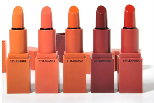 3ce口紅適合夏天的顏色 3ce口紅會(huì)不會(huì)很干 3ce口紅適合夏天的顏色 3ce口紅會(huì)不會(huì)很干