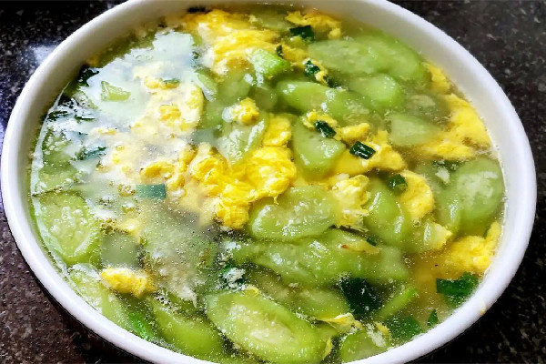 絲瓜湯要不要去皮 絲瓜湯要焯水嗎 絲瓜湯要不要去皮 絲瓜湯要焯水嗎