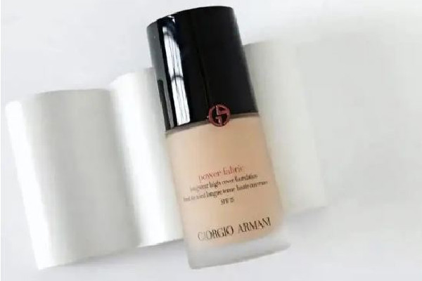 粉底液是在防曬前擦還是后擦 粉底液是化妝第幾步驟 粉底液是在防曬前擦還是后擦 粉底液是化妝第幾步驟