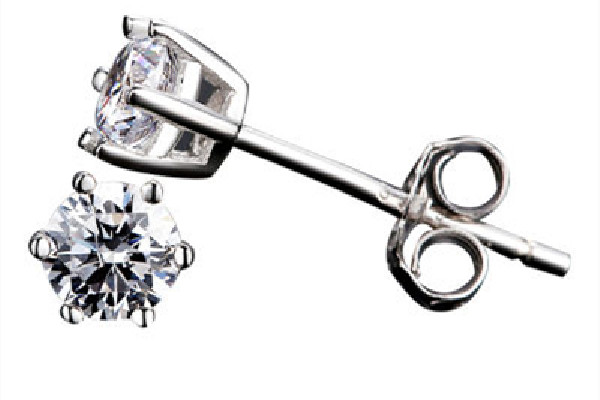 純銀耳釘怎么辨別真假 純銀耳釘有什么標志 純銀耳釘怎么辨別真假 純銀耳釘有什么標志