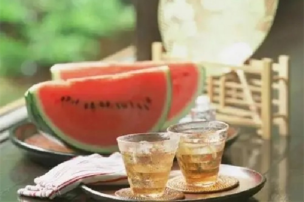 伏天腰疼怎么回事 伏天對(duì)身體有哪些不適應(yīng) 伏天腰疼怎么回事 伏天對(duì)身體有哪些不適應(yīng)