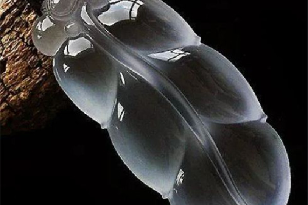 玻璃種翡翠有收藏價(jià)值嗎 玻璃種翡翠和冰種翡翠哪個(gè)好 玻璃種翡翠有收藏價(jià)值嗎 玻璃種翡翠和冰種翡翠哪個(gè)好