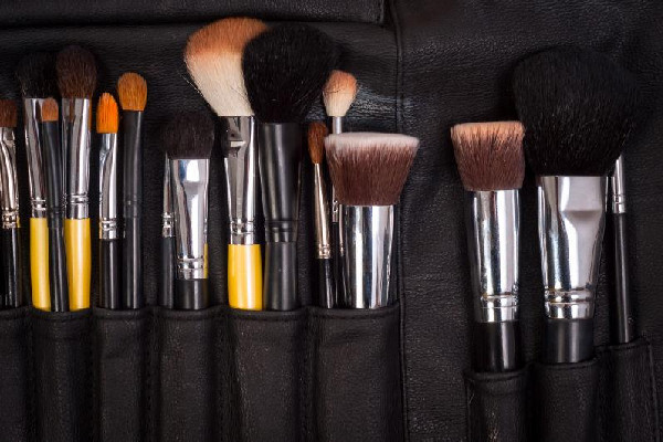 化妝刷用完一次就要洗嗎 化妝刷不清洗會怎樣 化妝刷用完一次就要洗嗎 化妝刷不清洗會怎樣