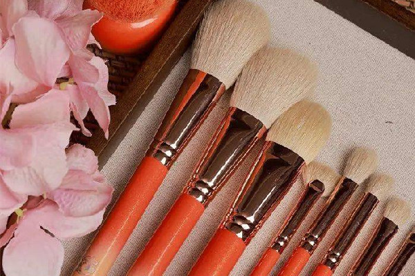 化妝刷用完一次就要洗嗎 化妝刷不清洗會怎樣 化妝刷用完一次就要洗嗎 化妝刷不清洗會怎樣