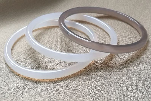 叮當鐲和美人條區(qū)別 叮當鐲屬于什么圈型 叮當鐲和美人條區(qū)別 叮當鐲屬于什么圈型