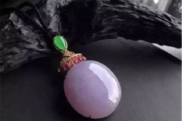 紫羅蘭翡翠適合什么人戴 紫羅蘭翡翠戴久了會(huì)怎么樣 紫羅蘭翡翠適合什么人戴 紫羅蘭翡翠戴久了會(huì)怎么樣