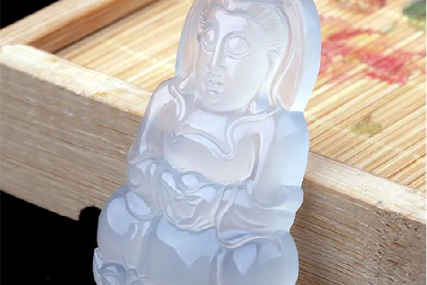 觀音吊墜可以戴著沖涼嗎 觀音吊墜可以戴著睡覺(jué)嗎