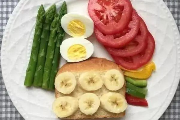 男子分手后3個(gè)月逆襲減肥80斤 減肥吃碳水還是不吃 男子分手后3個(gè)月逆襲減肥80斤 減肥吃碳水還是不吃