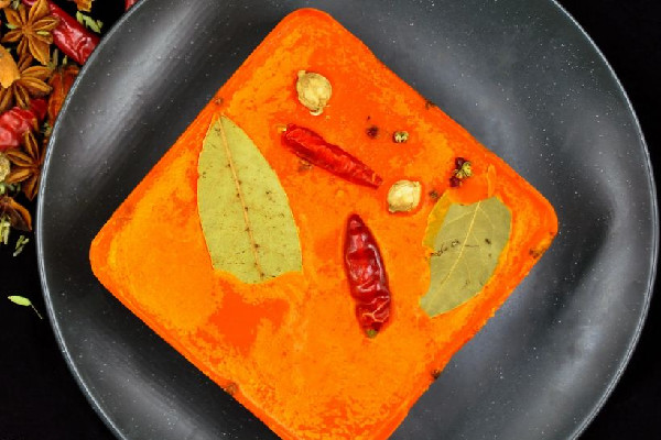 牛油火鍋底料和清油火鍋底料哪個好 牛油火鍋底料和清油火鍋底料的區(qū)別 牛油火鍋底料和清油火鍋底料哪個好 牛油火鍋底料和清油火鍋底料的區(qū)別