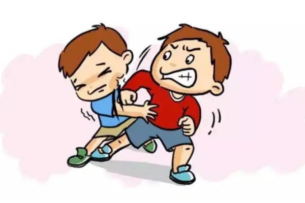 小學(xué)生打鬧媽媽帶孩子登門道歉被打 小孩打架家長(zhǎng)怎么處理