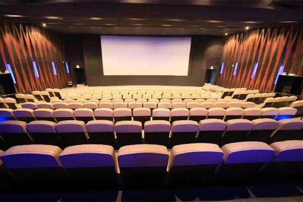 全國(guó)單日票房一度超4000萬(wàn) 電影院可以自己帶吃的進(jìn)去嗎 全國(guó)單日票房一度超4000萬(wàn) 電影院可以自己帶吃的進(jìn)去嗎