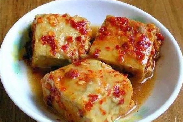 霉豆腐有黑斑能不能吃 霉豆腐有黑斑是什么原因 霉豆腐有黑斑能不能吃 霉豆腐有黑斑是什么原因