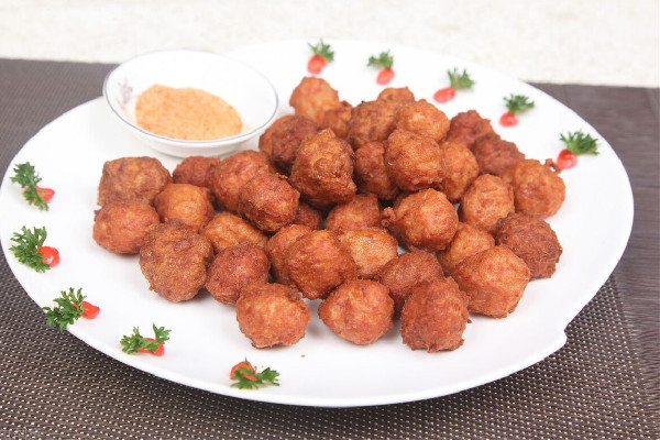 炸肉丸一斤肉多少粉 炸肉丸淀粉放多了怎么辦 炸肉丸一斤肉多少粉 炸肉丸淀粉放多了怎么辦