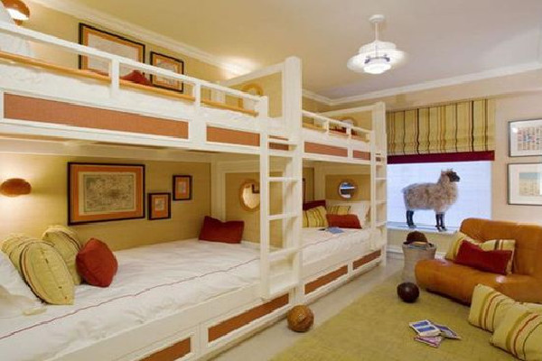 女生熟睡時從學(xué)校宿舍上鋪墜亡 宿舍睡上鋪要注意什么 女生熟睡時從學(xué)校宿舍上鋪墜亡 宿舍睡上鋪要注意什么