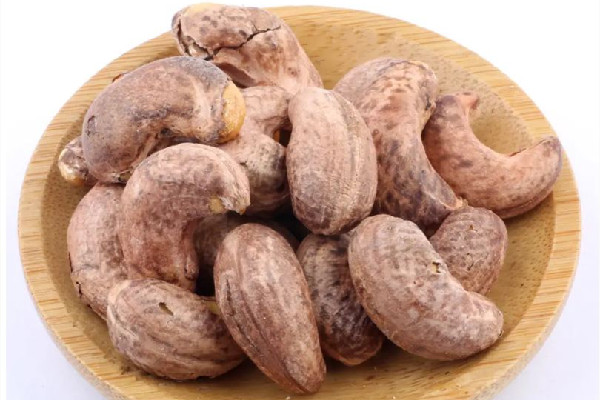 腰果可以帶皮一起吃嗎 腰果怎么吃最有營(yíng)養(yǎng) 腰果可以帶皮一起吃嗎 腰果怎么吃最有營(yíng)養(yǎng)