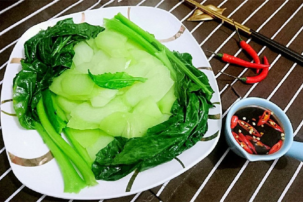 高?；貞?yīng)老人82元只買倆素菜 素菜吃多了會(huì)不會(huì)胖