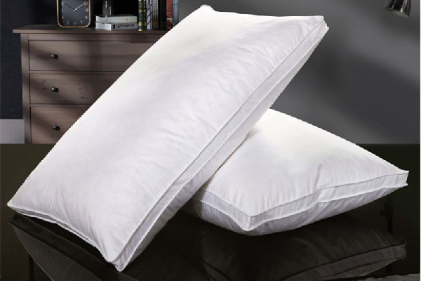 羽絨枕頭用什么枕套 羽絨枕頭怎么保養(yǎng) 羽絨枕頭用什么枕套 羽絨枕頭怎么保養(yǎng)