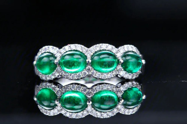 祖母綠有油和無油的區(qū)別 祖母綠看起來怎么不閃 祖母綠有油和無油的區(qū)別 祖母綠看起來怎么不閃