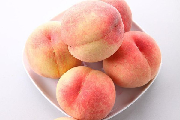 水蜜桃可以和牛奶一起吃嗎 水蜜桃和什么水果最配 水蜜桃可以和牛奶一起吃嗎 水蜜桃和什么水果最配