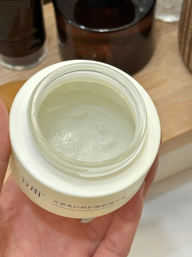 美白淡斑效果好的護(hù)膚品！解鎖肌膚煥白的護(hù)膚好物